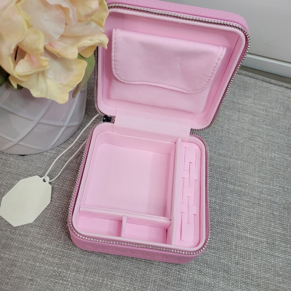 Swarovski Iconic Swan COG Pink Zip Travel Jewelry Box - Picture 3 of 13